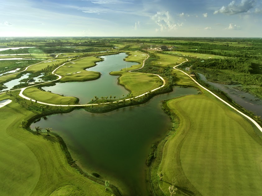sân golf 18 lỗ đầu tiên nằm ở phía Tây thành phố Hồ Chí Minh. Nơi đây được xây dựng hoàn thiện vào cuối năm 2018