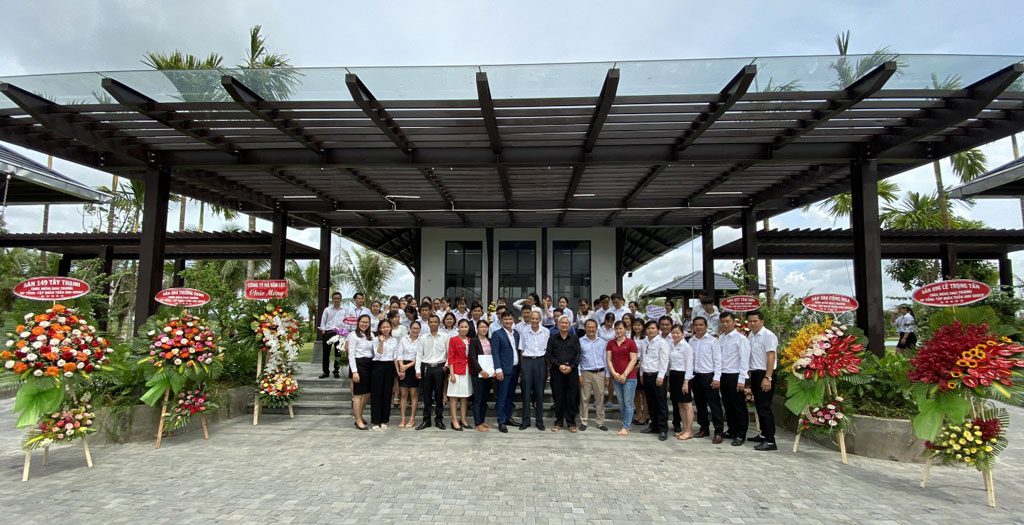 Cán bộ, nhân viên Trần Anh Group trong ngày khai trương trụ sở mới